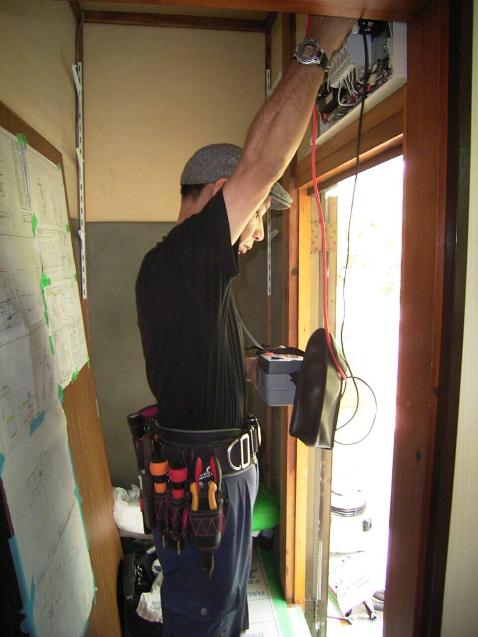 漏電チェック作業