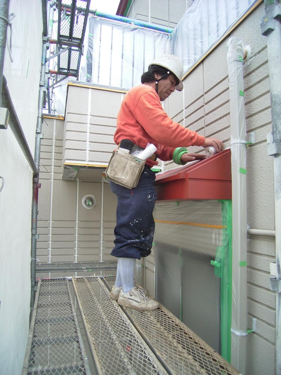 外壁塗装用に養生する