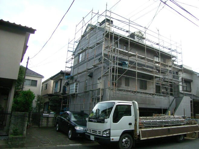 軒よりも高く架設