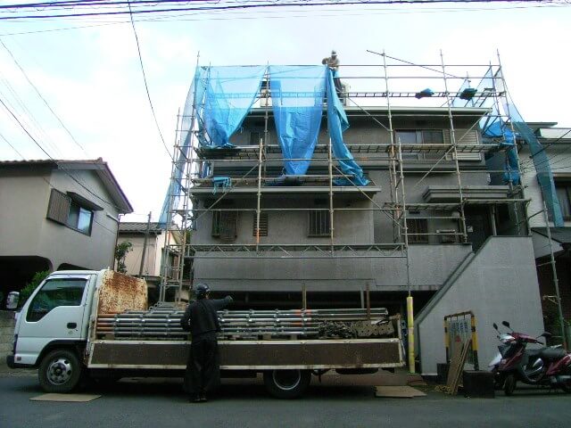 養生メッシュシートを張る