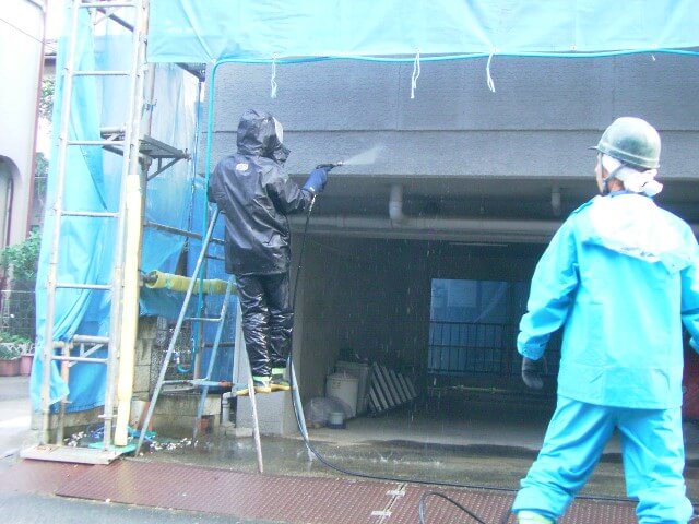 声を掛けながら作業