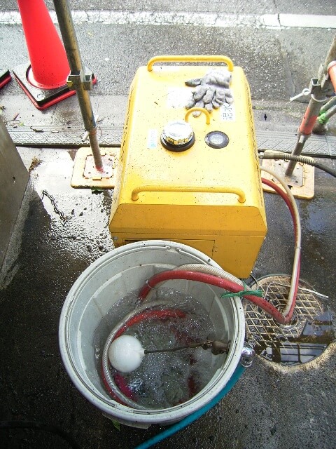 ボールタップ式止水栓備え付けの貯水槽を利用