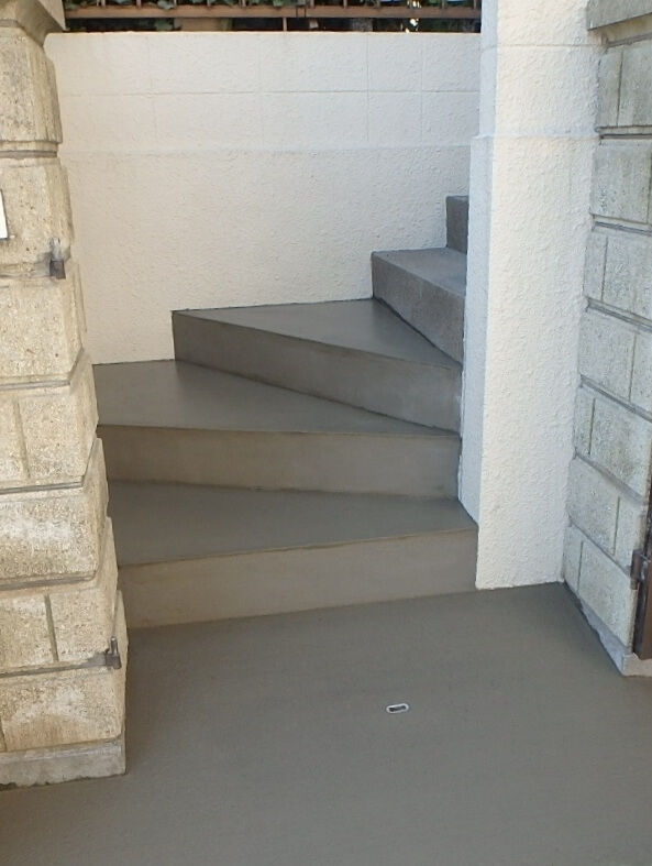 リフォーム後の外階段