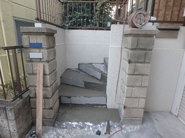 下地ができた階段