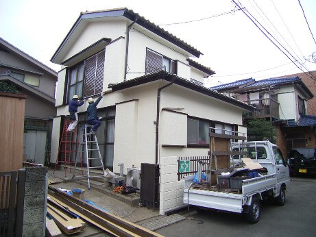 新しいバルコニーの取付け位置を確認
