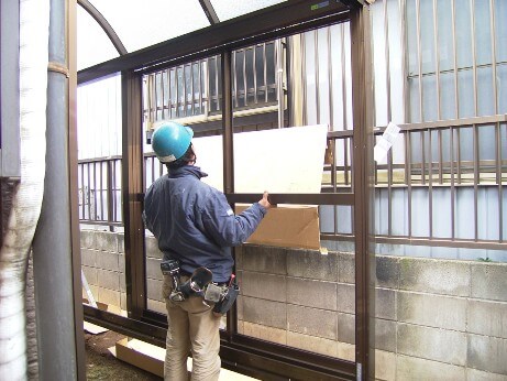 パネル受けを取付け