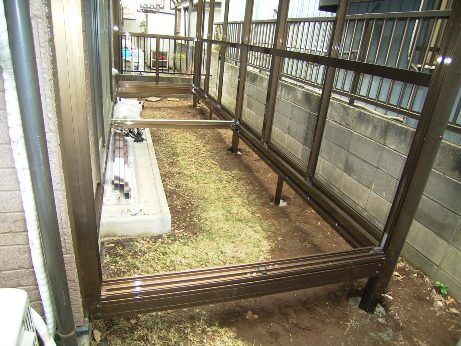コンクリートで固定