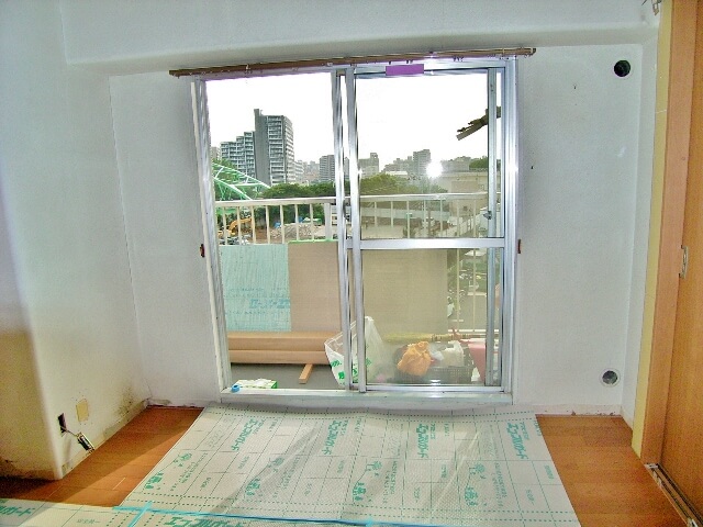 狭い窓枠に｢ふかし窓枠｣を用いた内窓の設置/住まいるパートナー/朝霞市 