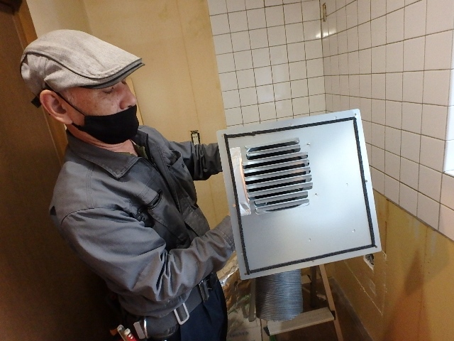 通気ダクト接続アダプター