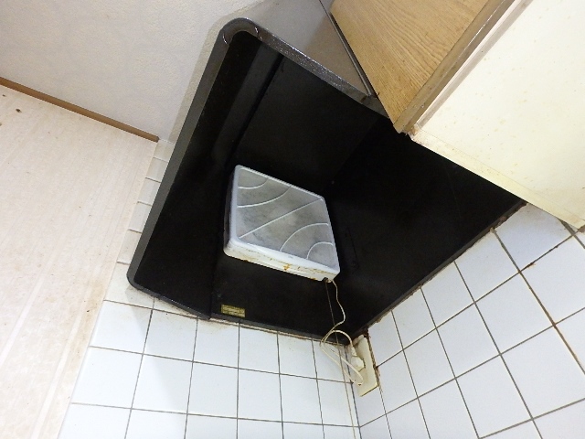 交換する前のプロペラ換気扇