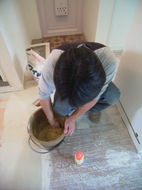 仕上げパテを打ちます