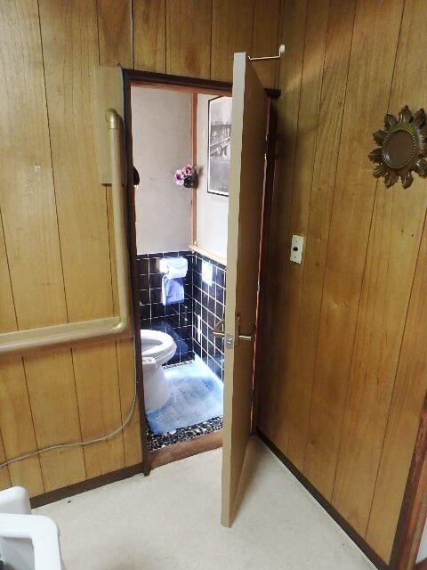 リフォーム後のトイレドア
