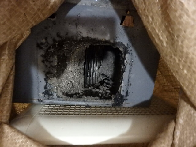 換気扇の内部の埃