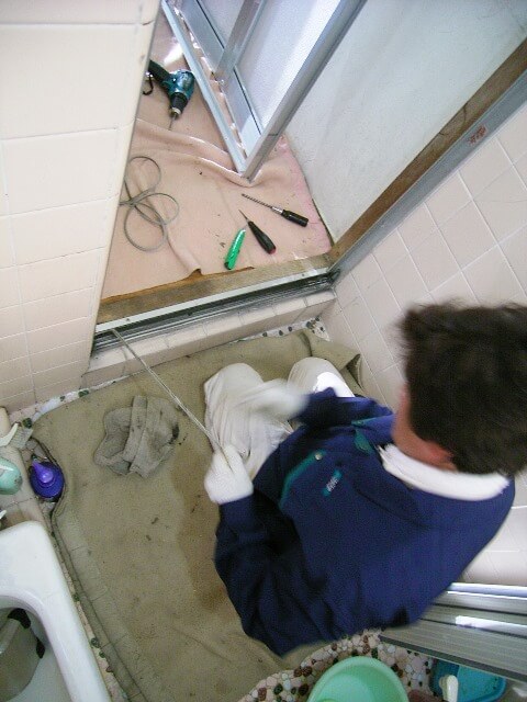 浴室折れ戸の交換工事
